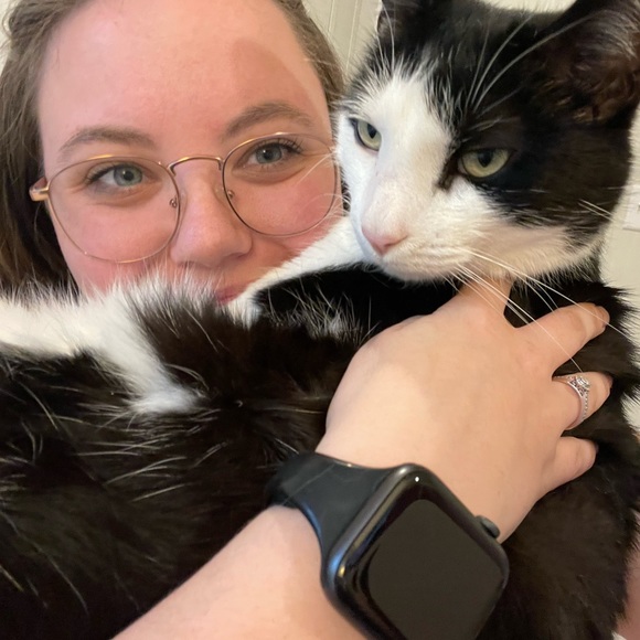 Meet your Posher, Michaela - Picture 1 of 2